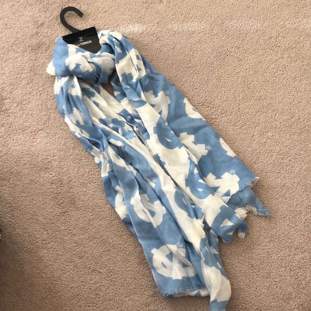 Women’s UNC Scarf